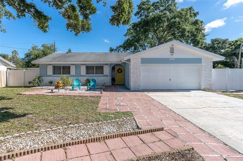 2137 17th Ter SW, Largo, FL 33774