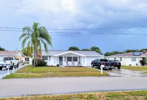 1330 Chancellor Dr, Holiday, FL 34690