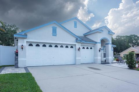 3090 Oakbrook Cir, Clearwater, FL 33759