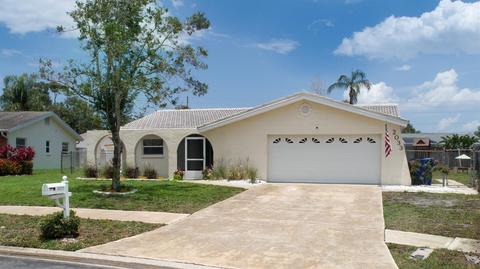 2033 Briarwood St, Dunedin, FL 34698