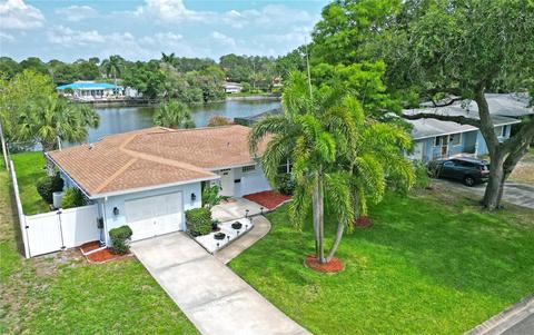 250 NW Lincoln Cir N, Saint Petersburg, FL 33702