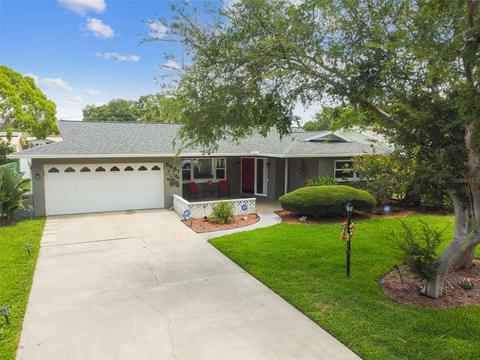 5681 45th Ave N, Kenneth City, FL 33709