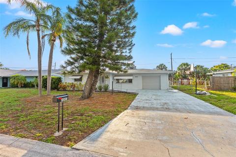 3003 Taunton Dr W, Bradenton, FL 34205