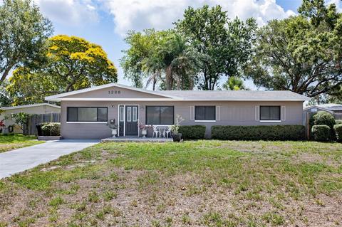1298 61st Ave N, Saint Petersburg, FL 33703