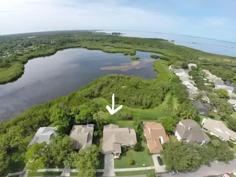 1025 S Pointe Alexis Dr, Tarpon Springs, FL 34689