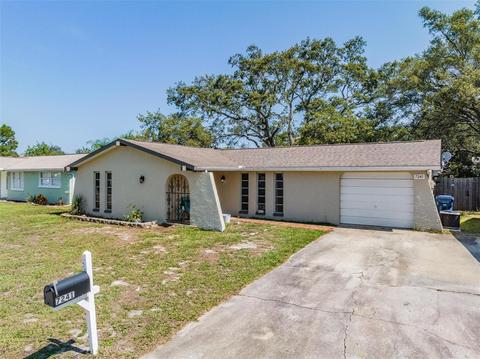 7241 Sandalwood Dr, Port Richey, FL 34668