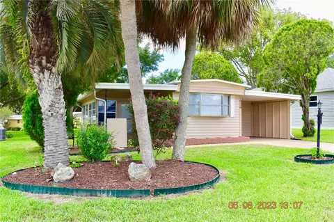 1026 Vermont Ave, Lady Lake, FL 32159