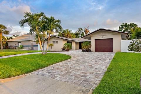 124 1st St W, Tierra Verde, FL 33715
