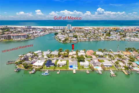 11140 4th St E, Treasure Island, FL 33706