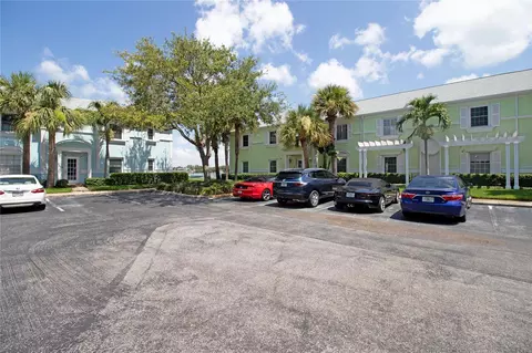 5134 Salmon Dr SE #D, Saint Petersburg, FL 33705