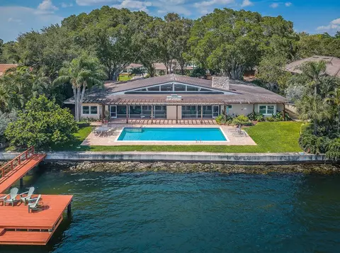 1355 Brightwaters Blvd NE, Saint Petersburg, FL 33704