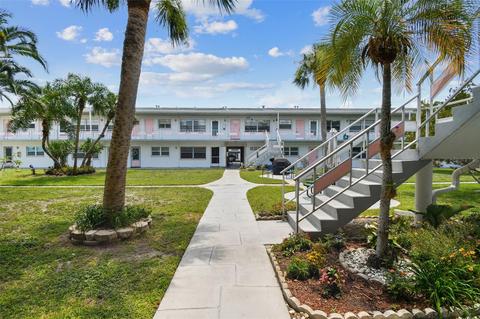 5876 21st St N #4, Saint Petersburg, FL 33714