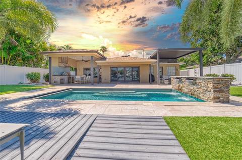 16444 Redington Dr, Redington Beach, FL 33708