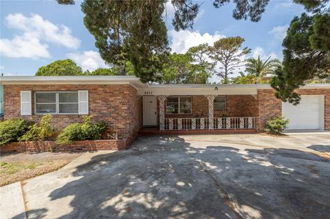 2211 Premier Dr S, Gulfport, FL 33707