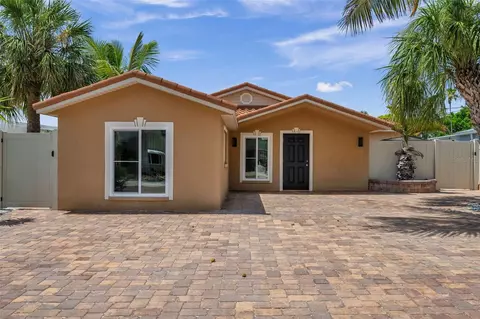 407 S Bayshore Dr, Madeira Beach, FL 33708