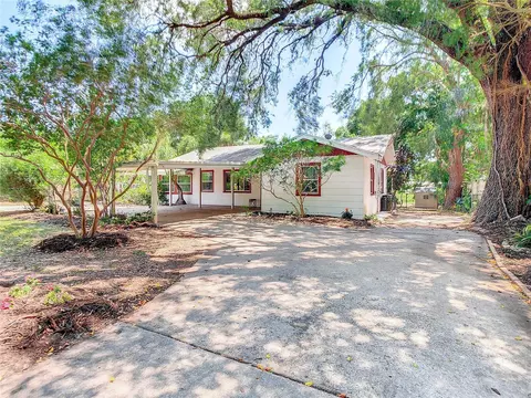 4890 Harding Rd N, Saint Petersburg, FL 33709