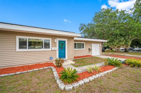 7000 Onyx Dr N, Saint Petersburg, FL 33702
