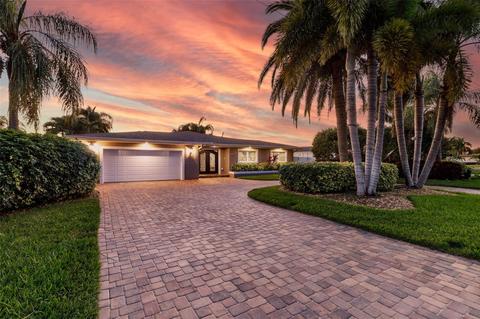 10130 Yacht Club Dr, Treasure Island, FL 33706