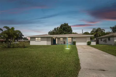 8804 110th St, Seminole, FL 33772