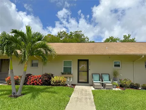 10820 43rd St N #904, Clearwater, FL 33762