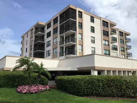 6210 Sun Blvd #405, Saint Petersburg, FL 33715