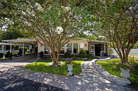 27 Palm Forest Dr, Largo, FL 33770