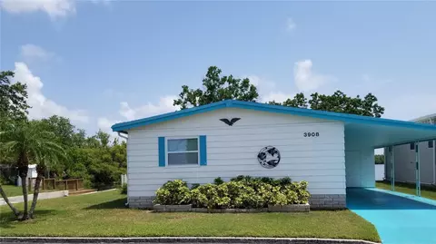 3908 Bywater Dr, Holiday, FL 34691