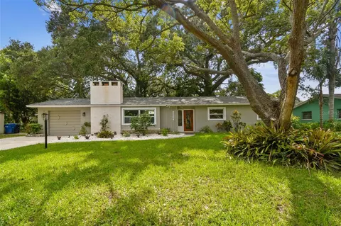 12238 Oak St, Largo, FL 33774