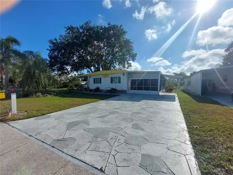 298 Colonial Blvd #49, Palm Harbor, FL 34684