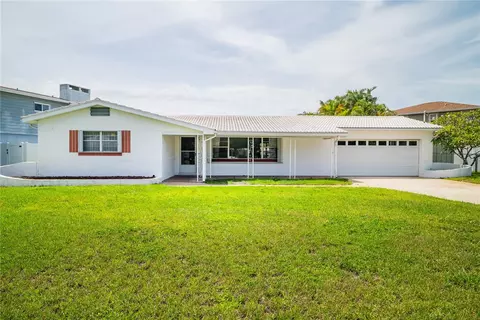 1048 38th Ave NE, Saint Petersburg, FL 33704