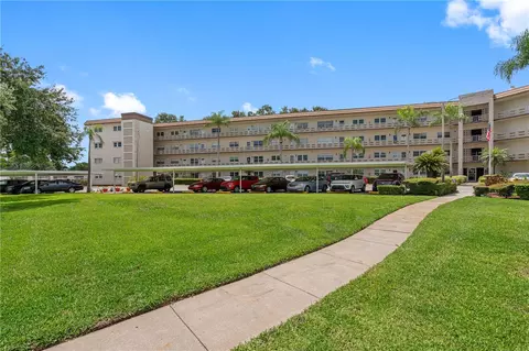 5725 80th St N #317, Saint Petersburg, FL 33709