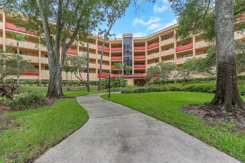 3076 Eastland Blvd #208, Clearwater, FL 33761