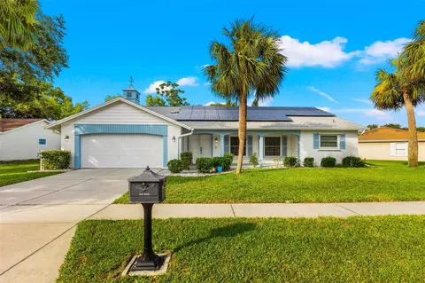 8605 Berkley Dr, Hudson, FL 34667