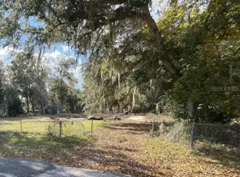 10915 E Trails End Rd, Floral City, FL 34436