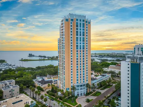 400 Beach Dr NE #802, Saint Petersburg, FL 33701