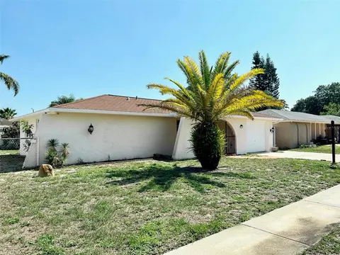 5708 Mariposa Dr, Holiday, FL 34690