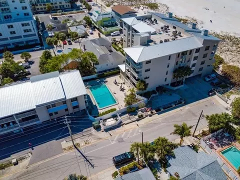 15 Glendale St #B8, Clearwater Beach, FL 33767