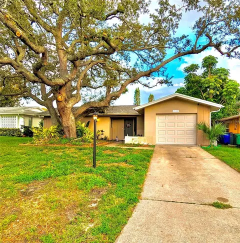 2143 Scotland Dr, Clearwater, FL 33763