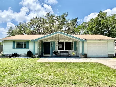 5440 Front Dr, Holiday, FL 34690
