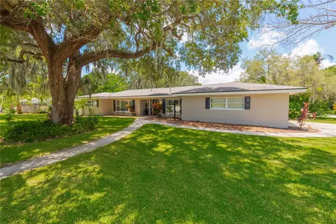 1749 Magnolia Dr, Clearwater, FL 33756