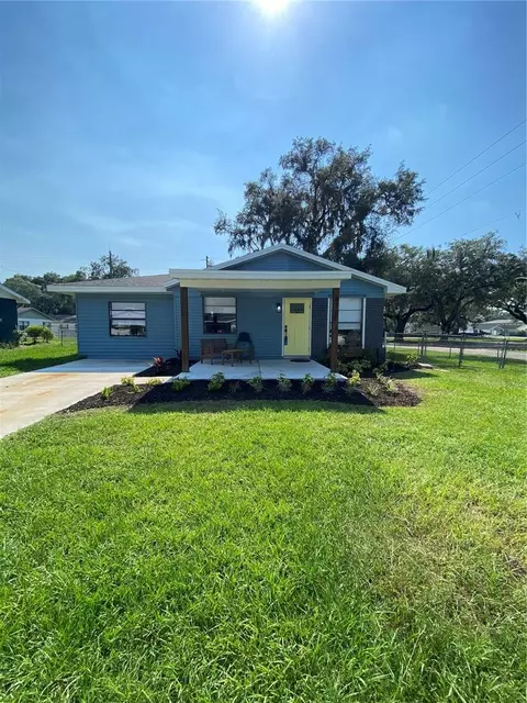 4721 Larch Dr, Zephyrhills, FL 33542