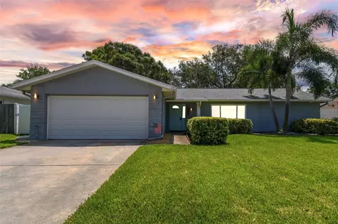 8949 124th St, Seminole, FL 33772