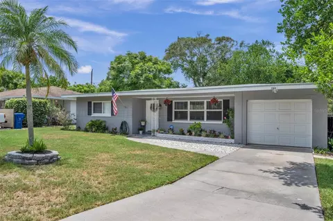 703 24th St SW, Largo, FL 33770
