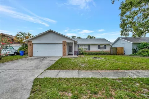 8815 Magnolia Pl, Seminole, FL 33777