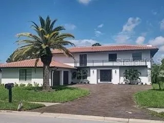 6820 Burning Tree Dr, Seminole, FL 33777