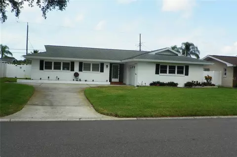 13777 Trinidad Dr, Seminole, FL 33776