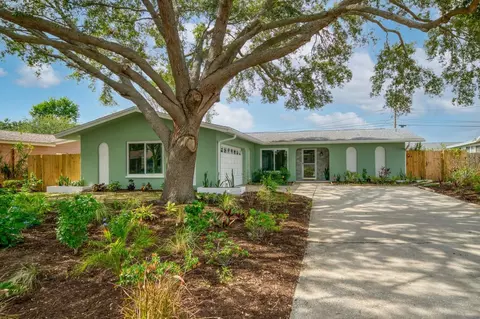 13847 Trinidad Dr, Seminole, FL 33776