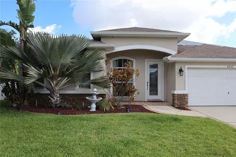 8237 Wild Oaks Cir, Largo, FL 33773