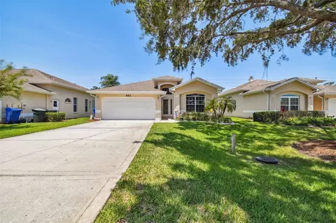 892 Michele Cir, Dunedin, FL 34698