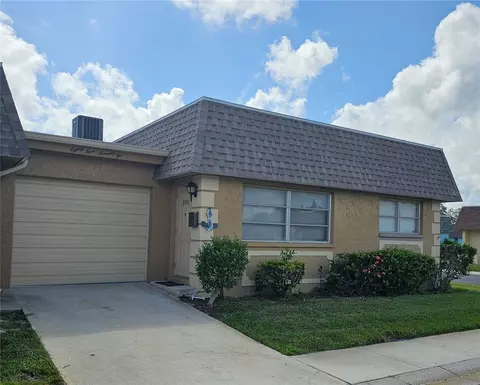 8472 Phillip N #13, Pinellas Park, FL 33781
